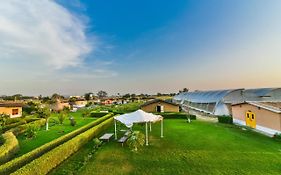 Oyo Home 35520 Ariisse Farms Rural Stay Manesar